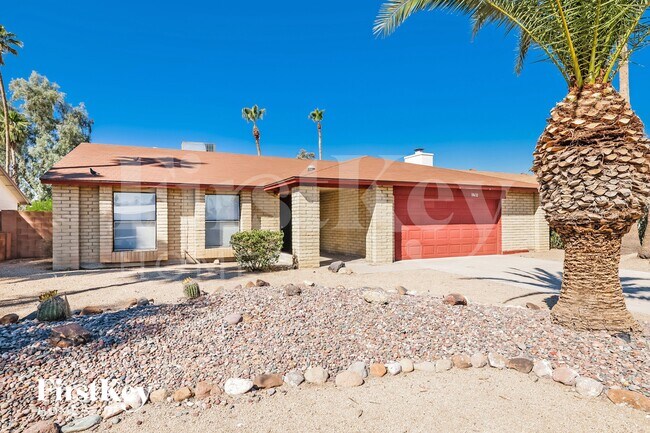10632 N 39th Ave Phoenix, AZ 85029 photo 2