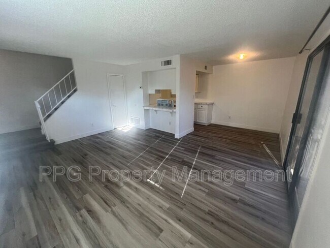 6854 W Monterosa St Phoenix, AZ 85033 photo 2