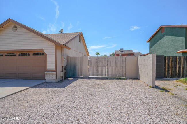 9315 E Dallas St Mesa, AZ 85207 photo 3