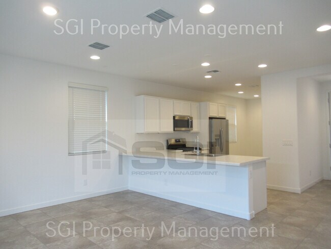 8911 W Bethany Heights Dr Glendale, AZ 85305 photo 5