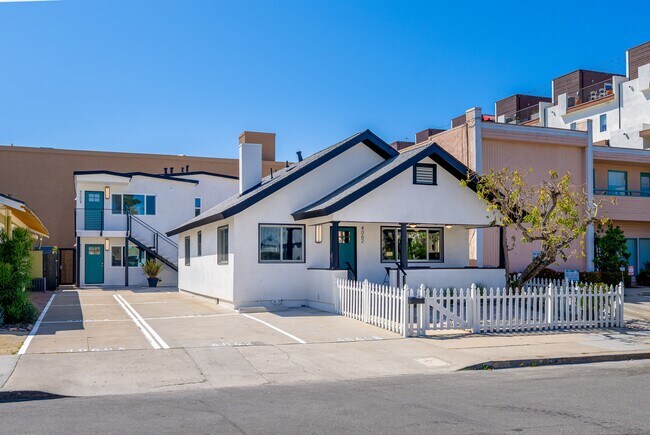 4062 Goldfinch St San Diego, CA 92103