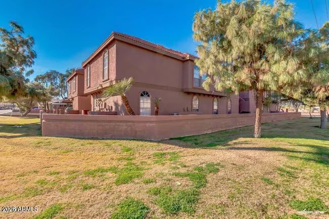 1402 S Jentilly Ln Tempe, AZ 85281 photo 2