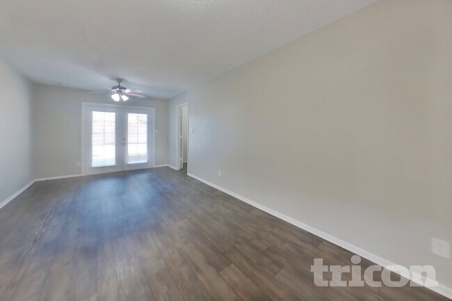 7805 W Cora Ln Phoenix, AZ 85033 photo 5