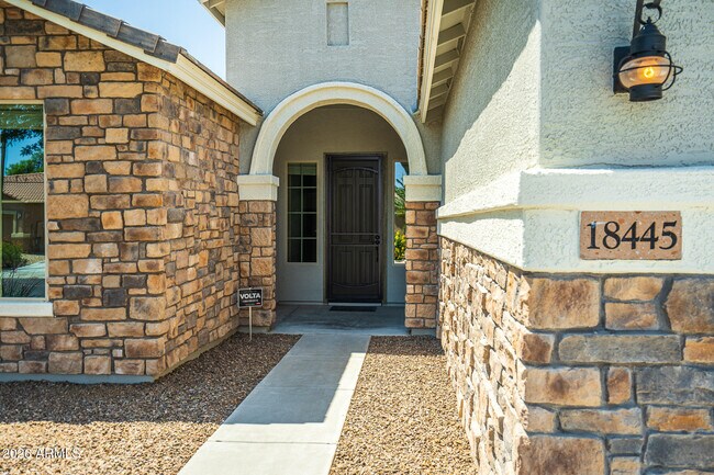 18445 W Saguaro Ln photo 3