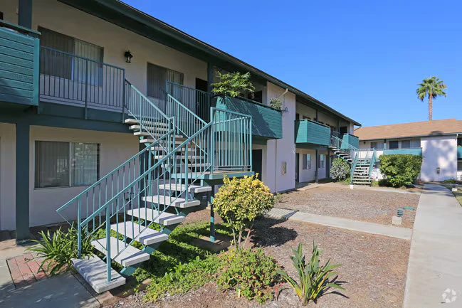 Whispering Pines Apartments photo 4