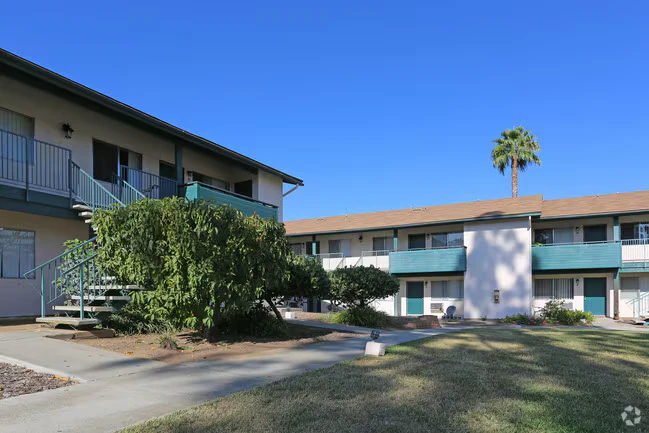 Whispering Pines Apartments photo 3