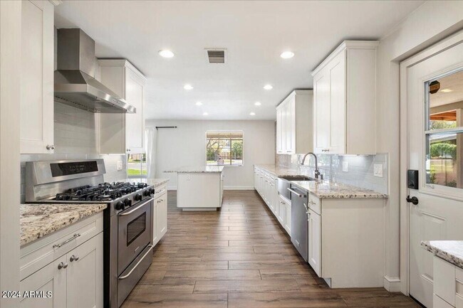 3722 E Fairmount Ave Phoenix, AZ 85018 photo 5
