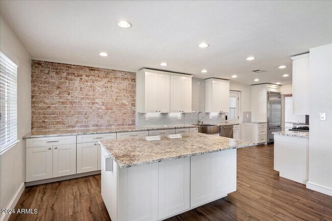 3722 E Fairmount Ave Phoenix, AZ 85018 photo 4
