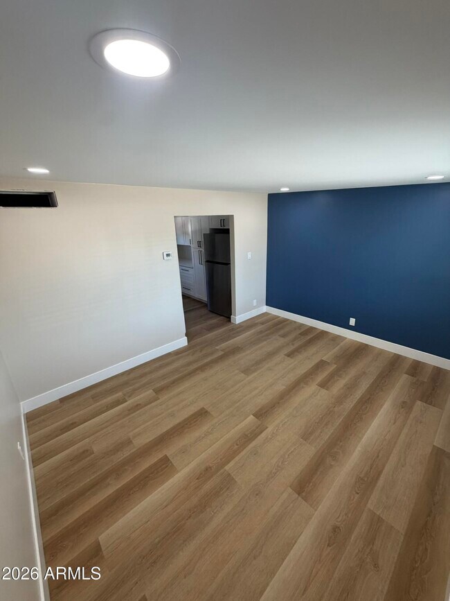 909 S Kenwood Cir Tempe, AZ 85281 photo 2