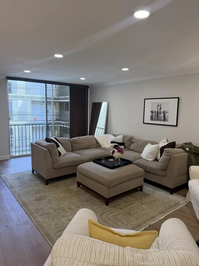 7811 Eads Ave San Diego, CA 92037 photo 4