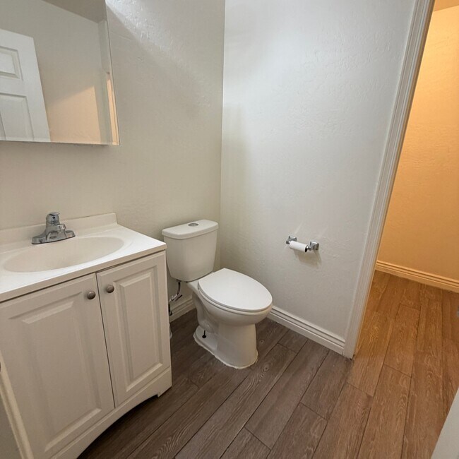 6815 W Carol Ave photo 4