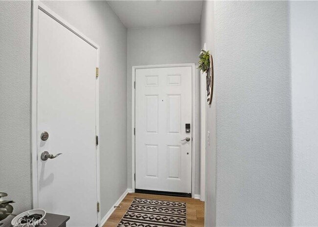 31082 Strawberry Tree Ln Temecula, CA 92592 photo 2