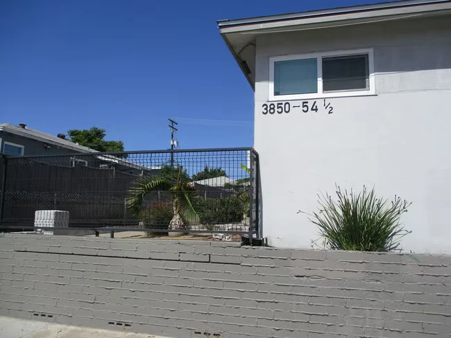 3854 1/2 Euclid Ave San Diego, CA 92105