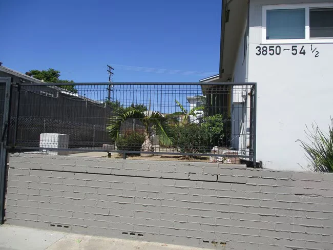 3854 1/2 Euclid Ave San Diego, CA 92105 photo 2