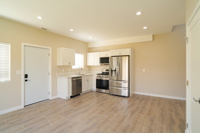5041 Art St San Diego, CA 92115 photo 5