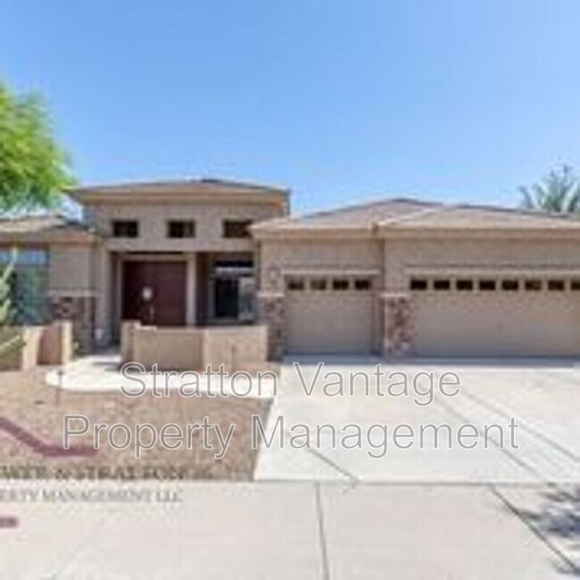 269 W Kingbird Dr Chandler, AZ 85286 photo 2