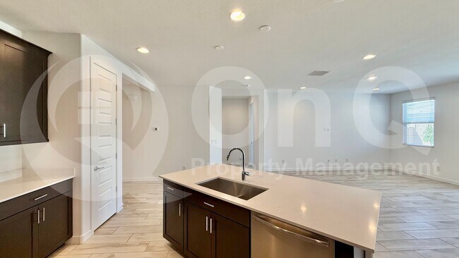 1454 W J Waltz Wy Apache Junction, AZ 85120 photo 3