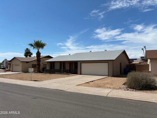602 W Wickieup Ln Phoenix, AZ 85027 photo 2