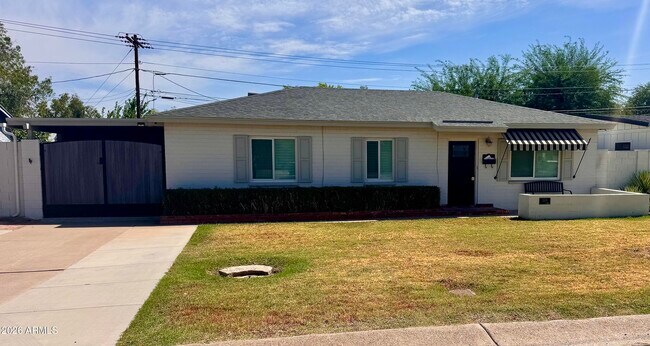 3539 E Amelia Ave photo 2