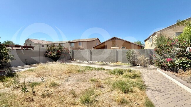 5534 W Wood St Phoenix, AZ 85043 photo 3