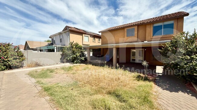 5534 W Wood St Phoenix, AZ 85043 photo 5