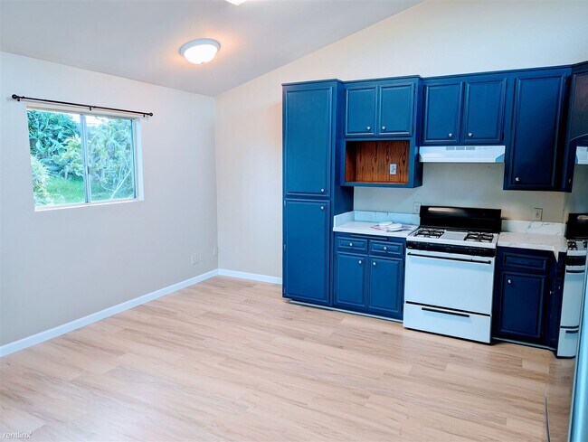 3827 Linda Vista Dr San Marcos, CA 92078 photo 2