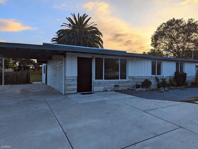 3827 Linda Vista Dr San Marcos, CA 92078