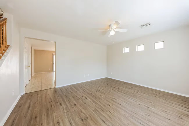 7222 S 37th Dr Phoenix, AZ 85041 photo 4