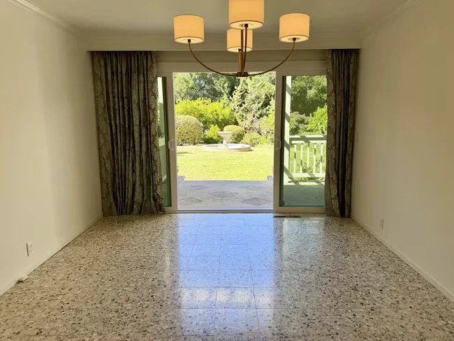 19401 San Marcos Rd Saratoga, CA 95070 photo 3