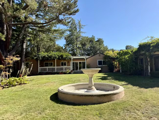 19401 San Marcos Rd Saratoga, CA 95070 photo 4