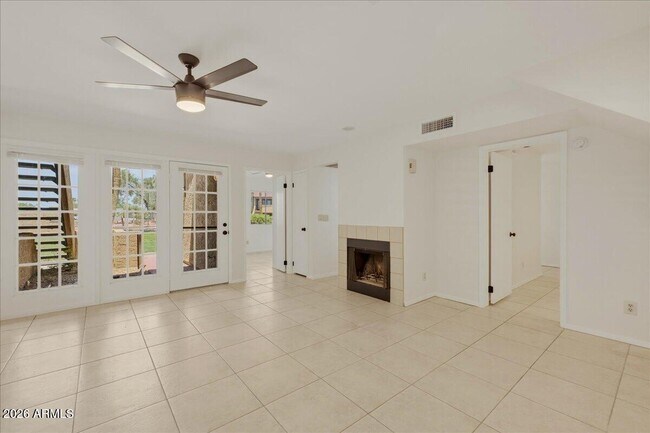 4901 S Calle Los Cerros Dr Tempe, AZ 85282 photo 3