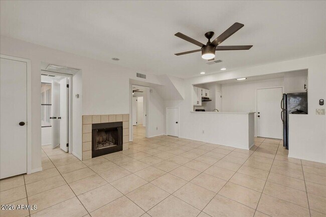 4901 S Calle Los Cerros Dr Tempe, AZ 85282 photo 5