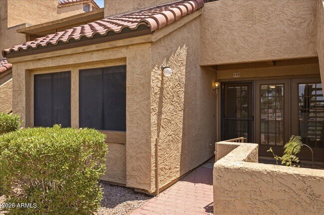 4901 S Calle Los Cerros Dr Tempe, AZ 85282 photo 2