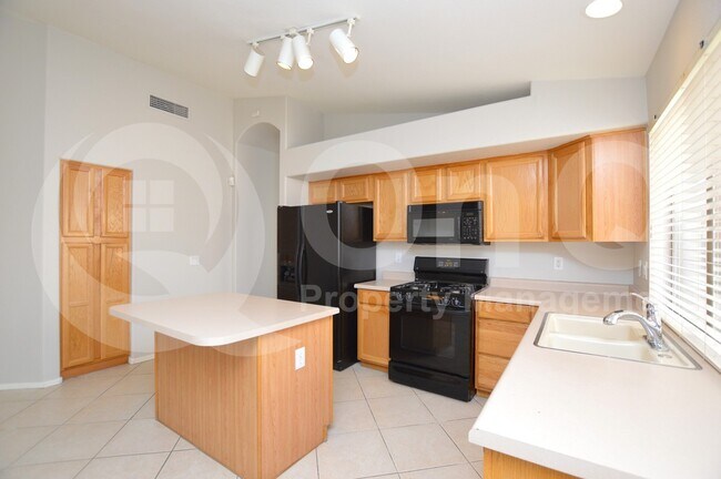 513 E Cathy Dr Gilbert, AZ 85296 photo 5