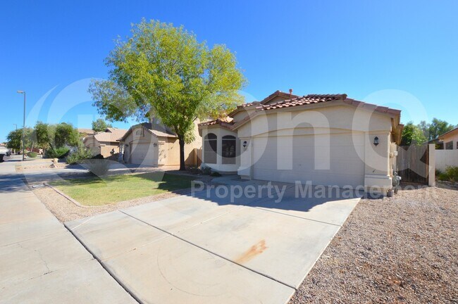 513 E Cathy Dr Gilbert, AZ 85296 photo 2