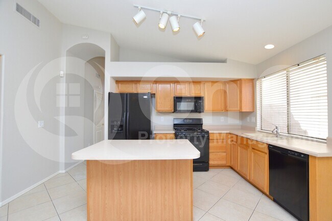 513 E Cathy Dr Gilbert, AZ 85296 photo 4