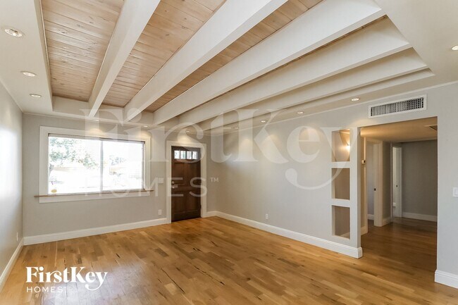 12210 N Escobar Way Phoenix, AZ 85022 photo 4