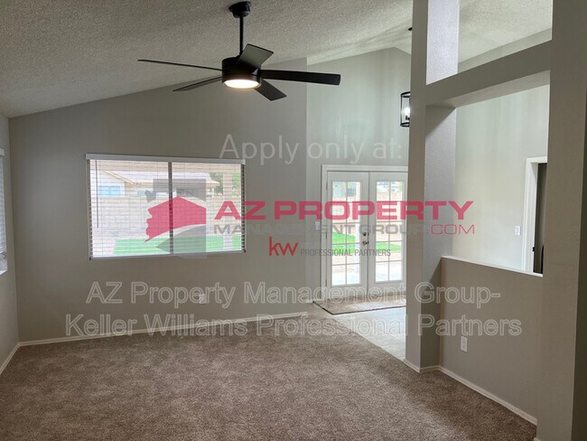 3837 W Elgin St photo 4