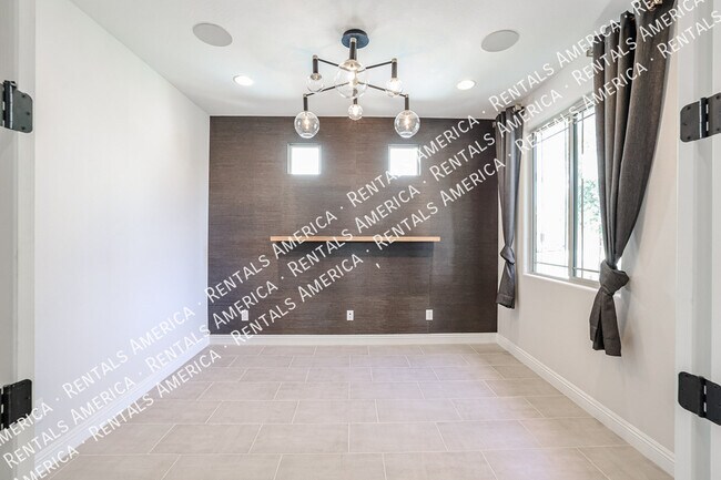 8817 W Luke Ave Glendale, AZ 85305 photo 5