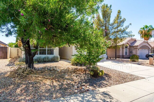 3917 E Encinas Ave Gilbert, AZ 85234 photo 2