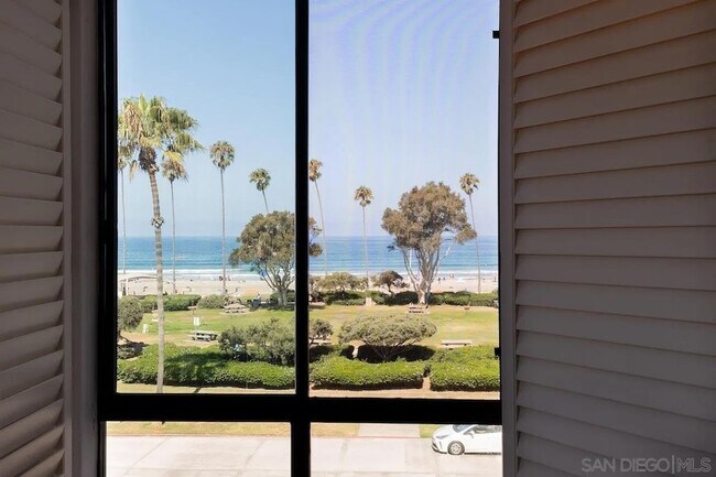 8263 Camino Del Oro San Diego, CA 92037