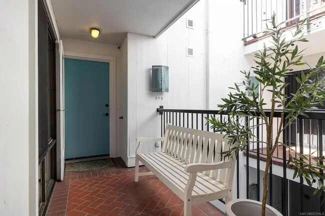 8263 Camino Del Oro San Diego, CA 92037 photo 2