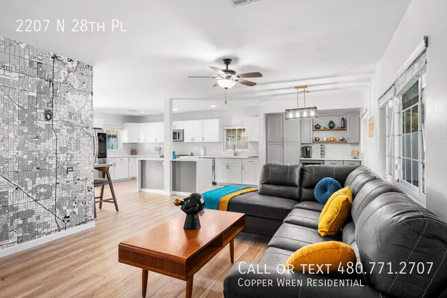 2207 North 28th Place, Phoenix, AZ 85008 photo 2
