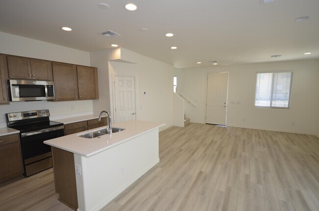1306 E Sparrow Dr Queen Creek, AZ 85142 photo 3