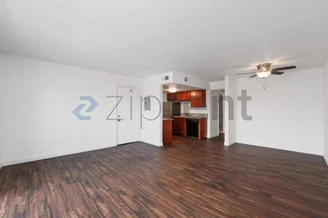 Unit B226 photo 4