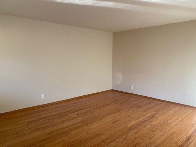 416 Waverley St Menlo Park, CA 94025 photo 3