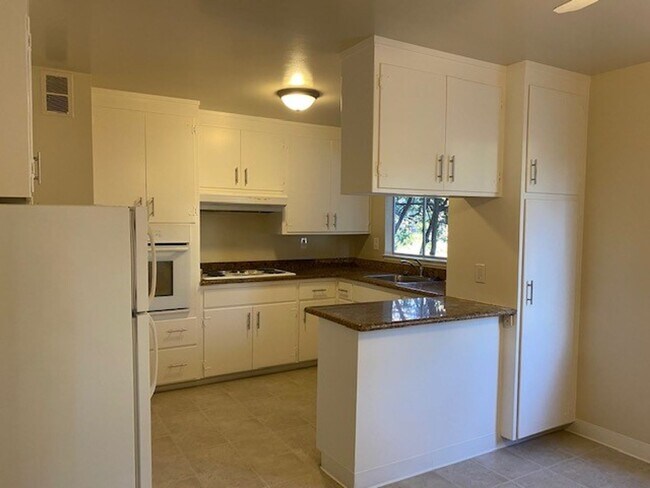 416 Waverley St Menlo Park, CA 94025 photo 5