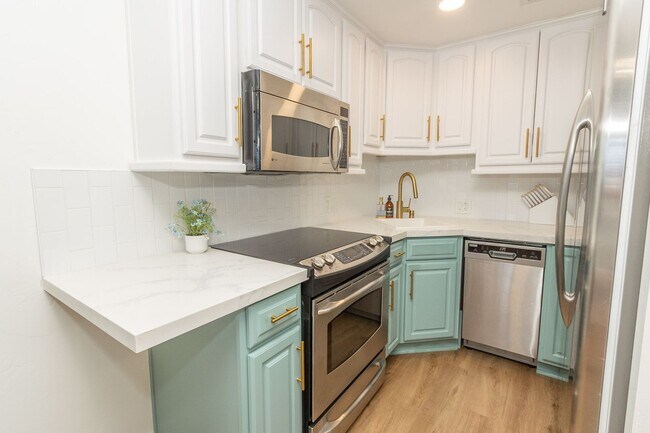 939 Coast S Blvd San Diego, CA 92037 photo 5