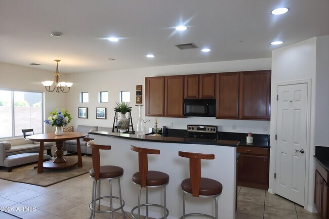 5316 W El Cortez Trail Phoenix, AZ 85083 photo 4