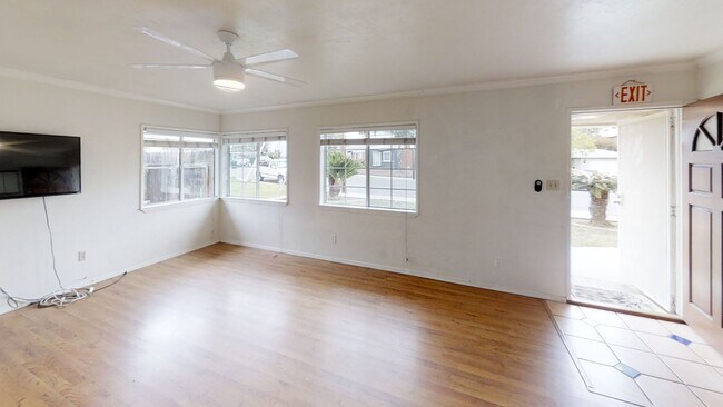 5106 Tipton St San Diego, CA 92115 photo 5